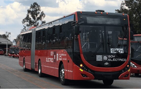 Image of a Yutong electric articulated bus model E18-ZK6180BEVG. Photo credit: Carlos Jiménez.