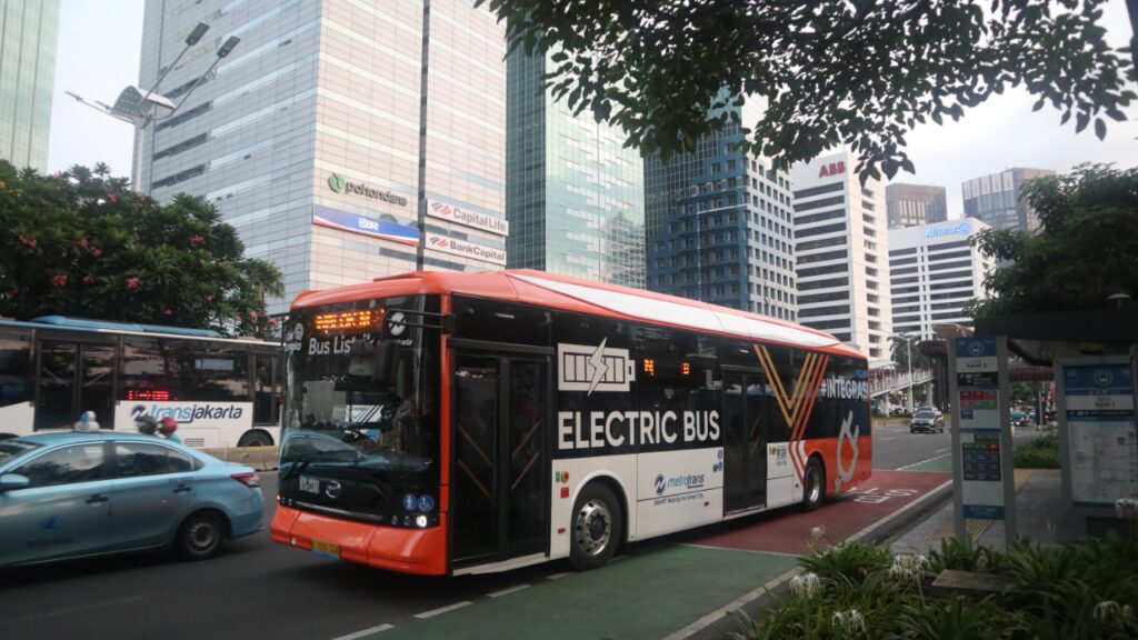 Picture of an e-bus in Jakarta