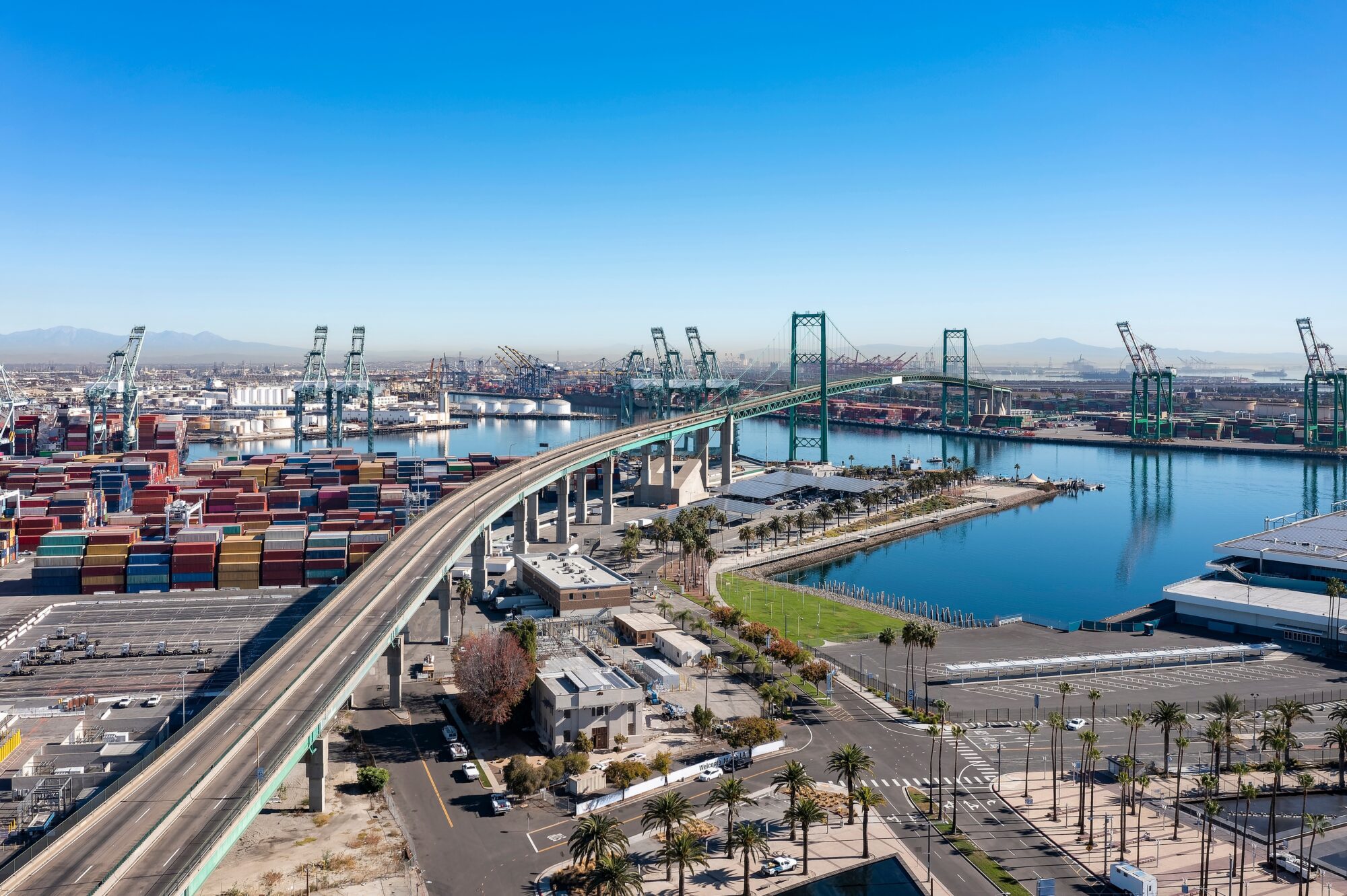 U.S. Port Electrification: A Key Strategy for Enhancing Air Quality in Nearby Communities